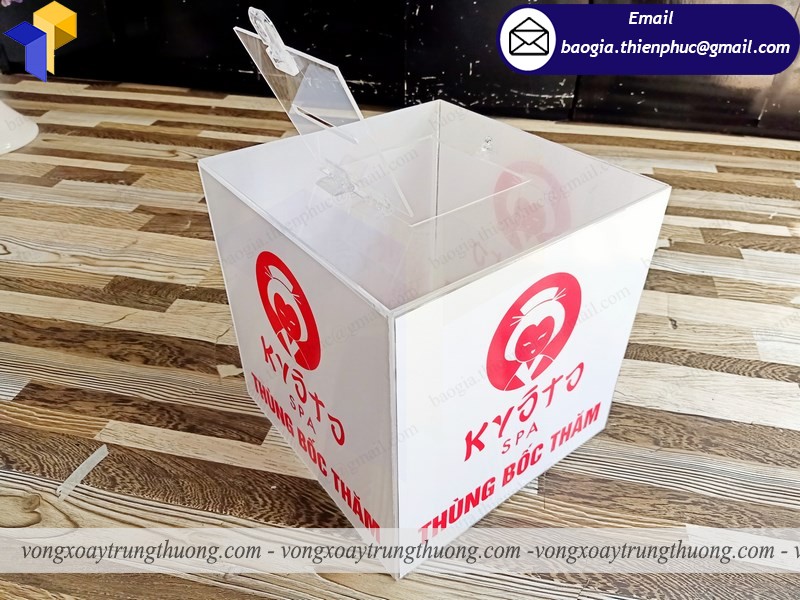 giá thùng phiếu mica