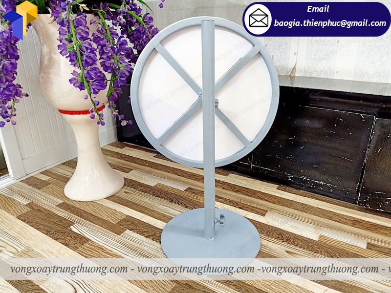thiết kế vòng quay để bàn theo yêu cầu