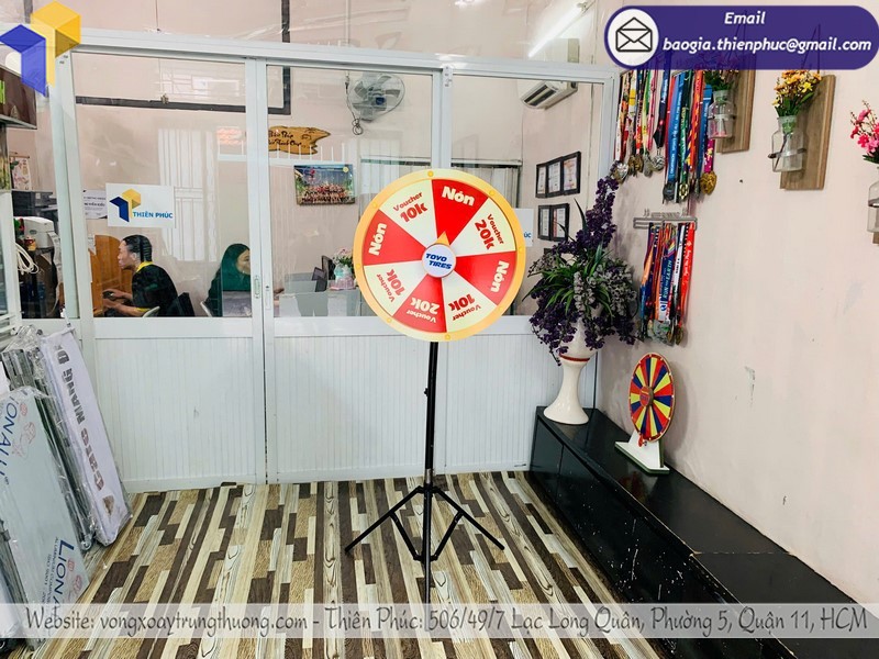 vòng quay chân xếp trúng thưởng